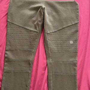 NEW EXPRESS Stretch Leggings